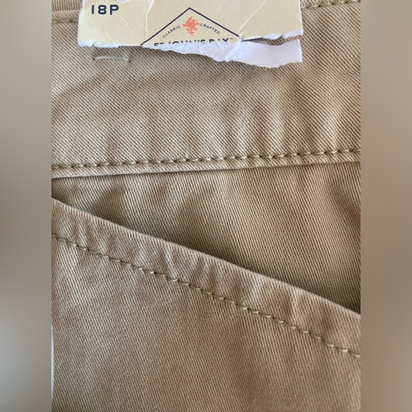 St. John’s Bay Tan Chino Shorts NWT Size 18P SKU0499 - Picture 9 of 9